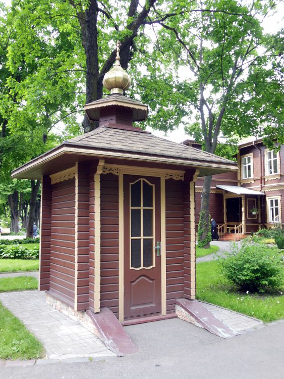 Рижский Троице-Сергиев женский монастырь, Рига (Рига, город, Латвия). фасады, Колодец