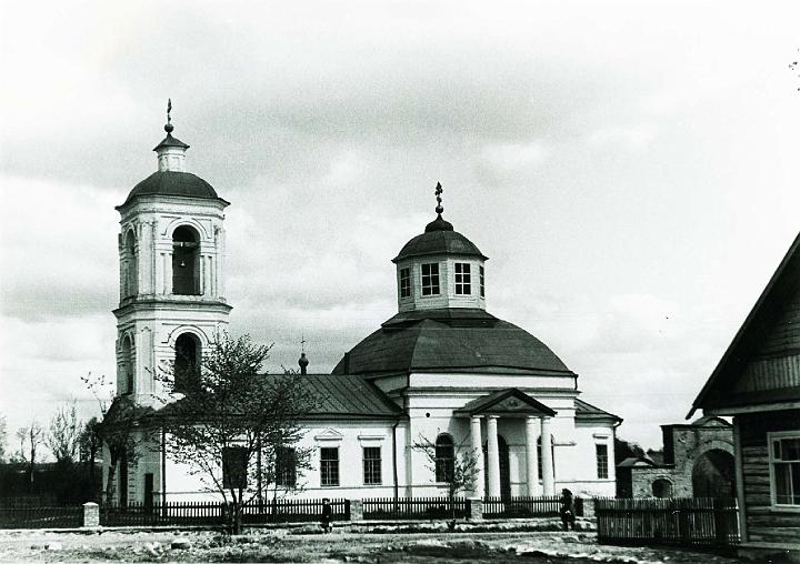 Церковь Рождества Христова, Косицкое (Батецкий район, Новгородская область). архивная фотография, Покровская церковь в с. Косицкое Батецкого района. 1960 г. Вид с южной стороны. ГАНО. Ф. Р-4110. Оп. 1. Д. 5. Л. 81в.