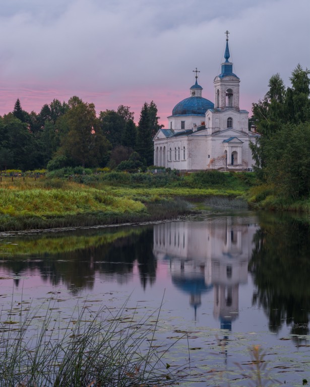 Церковь Успения Пресвятой Богородицы, Саблё (Батецкий район, Новгородская область). фасады