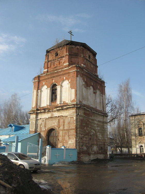 Выкса. Выксунский Иверский монастырь. фасады, Колокольня (1874 - 1876, арх. И.Ф.Каратаев; в 1894 г. надстроена). Пятиярусная колокольня взорвана в 1920-х гг., но два нижних яруса уцелели.