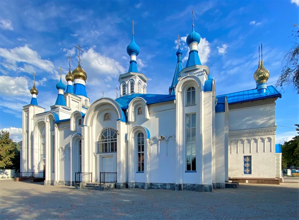 Бишкек. Кафедральный собор Воскресения Христова. фасады, Северный фасад