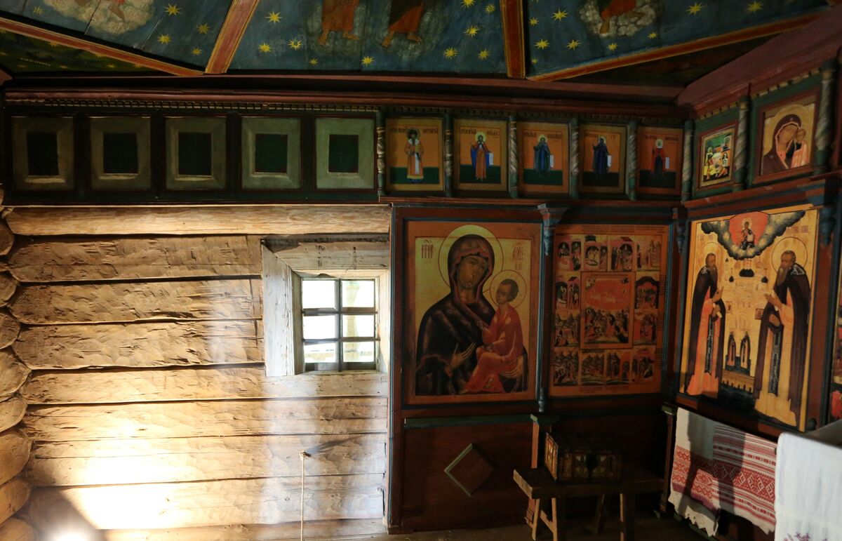 Музей деревянного зодчества. Часовня Макария Унженского и Желтоводского из д. Фёдоровская Плесецкого района, Малые Карелы (Приморский район, Архангельская область). интерьер и убранство