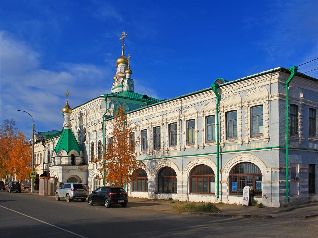 Архангельск. Церковь Зосимы, Савватия и Германа Соловецких. фасады, Вид вдоль верхней набережной Северной Двины