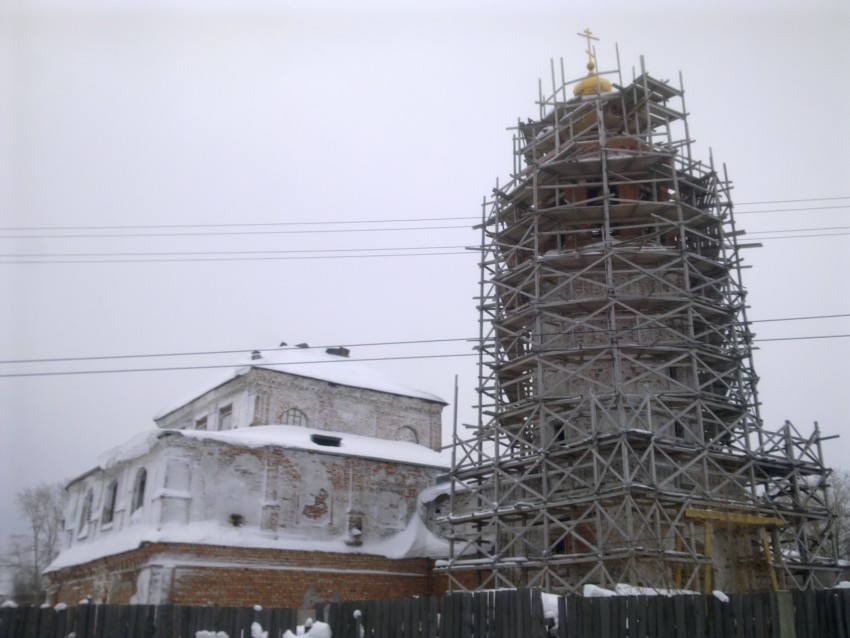 Архангельск. Церковь Троицы Живоначальной. документальные фотографии, идет реконструкция звонницы