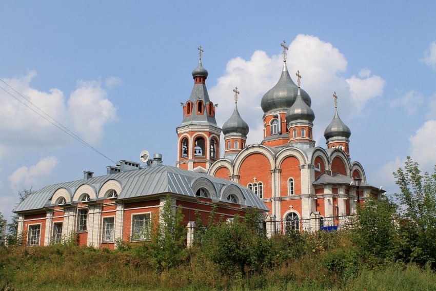 Церковь Пантелеимона Целителя, Вятка (Киров) (Вятка (Киров), город, Кировская область). общий вид в ландшафте