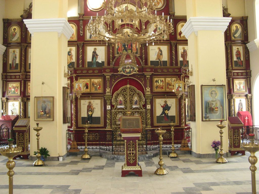 Церковь Пантелеимона Целителя, Вятка (Киров) (Вятка (Киров), город, Кировская область). интерьер и убранство, Фрагменты иконостаса  верхнего храма Пантелеймона Целителя
