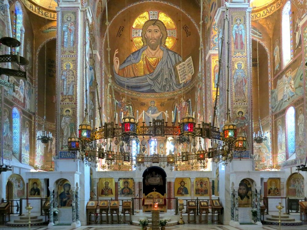Церковь Покрова Пресвятой Богородицы, Ясенево (Юго-Западный административный округ (ЮЗАО), г. Москва). интерьер и убранство