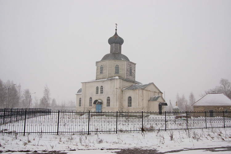 Церковь Преображения Господня, Лаврово (Орловский район, Орловская область). общий вид в ландшафте