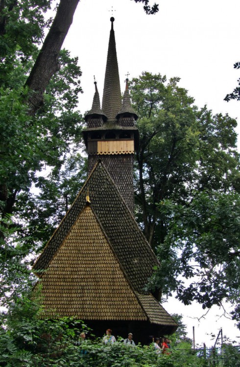 Церковь Михаила Архангела, Крайниково (Хустский район, Украина, Закарпатская область). фасады, вид с северо-востока