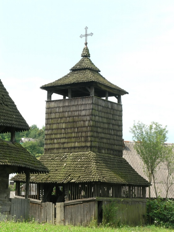 Церковь Параскевы Пятницы, Александровка (Хустский район, Украина, Закарпатская область). дополнительная информация, Колокольня