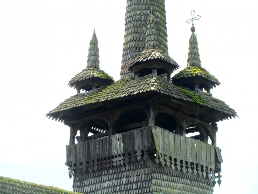Церковь Параскевы Пятницы, Александровка (Хустский район, Украина, Закарпатская область). архитектурные детали, подсебитье, вид с северо-востока