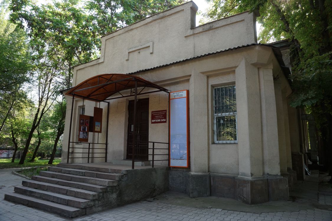 Бишкек. Церковь Николая Чудотворца. фасады