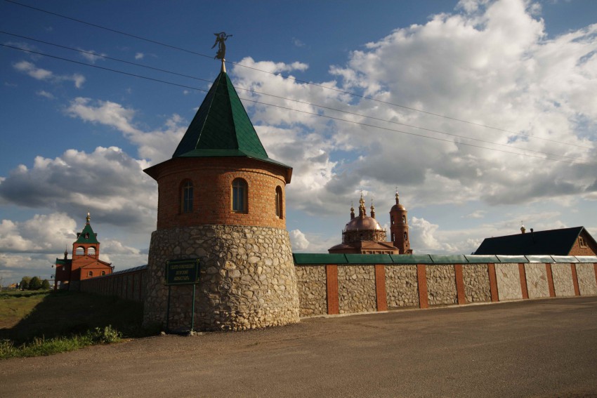 Михайлов. Михайловский Покровский женский монастырь. фасады