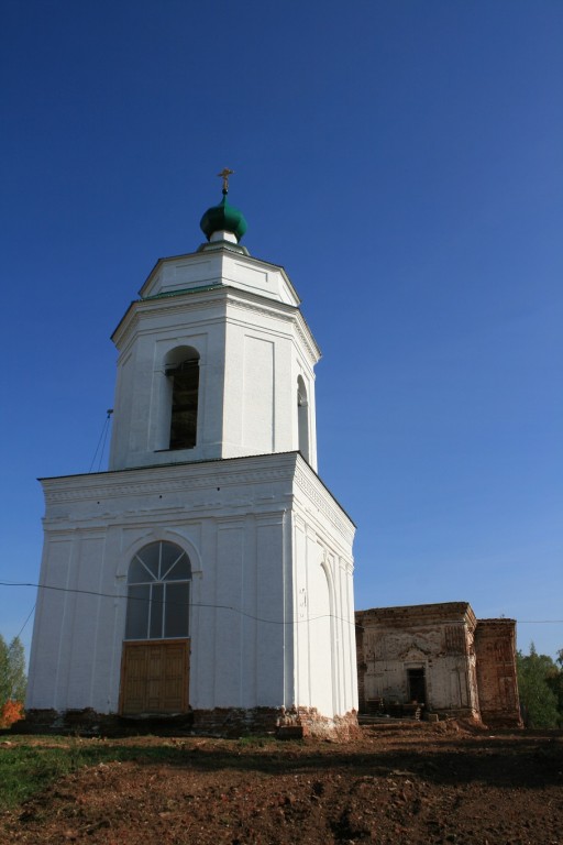 Медяны. Церковь Троицы Живоначальной. фасады