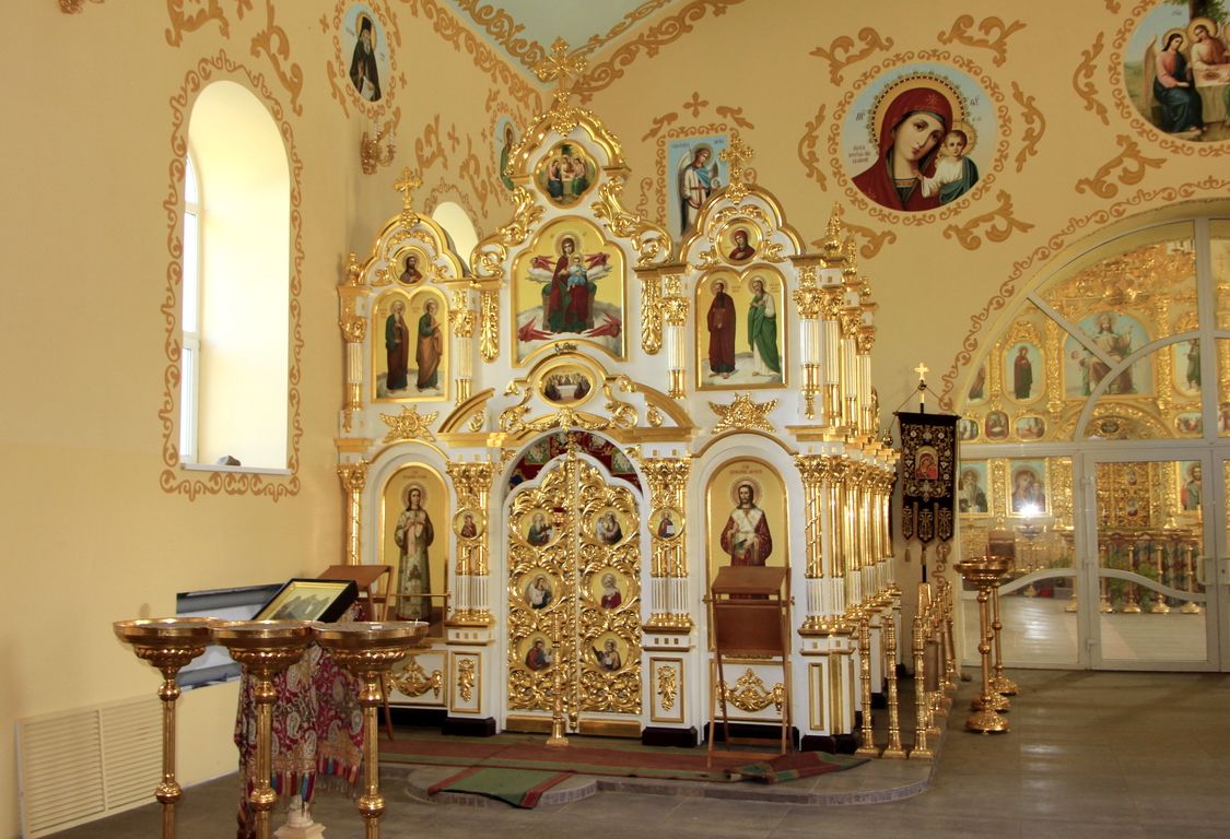 Церковь Казанской иконы Божией Матери, Горохово (Юрьянский район, Кировская область). интерьер и убранство, Левый придел теплого храма.