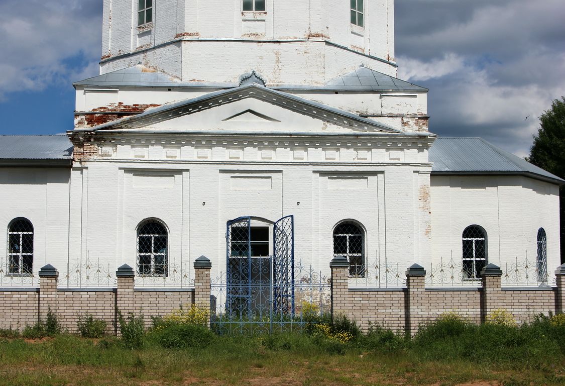 Церковь Казанской иконы Божией Матери, Горохово (Юрьянский район, Кировская область). архитектурные детали, Южная стена холодного храма.