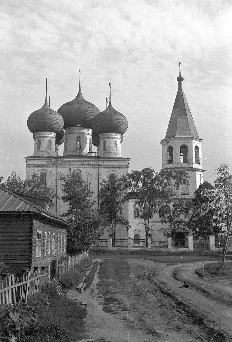 Вид с севера.  Автор: Крутов А.Н. Фото 1967 г., архивная фотография. Церковь Сретения Господня, Рикасово (Заостровье) (Приморский район и г. Новодвинск, Архангельская область)