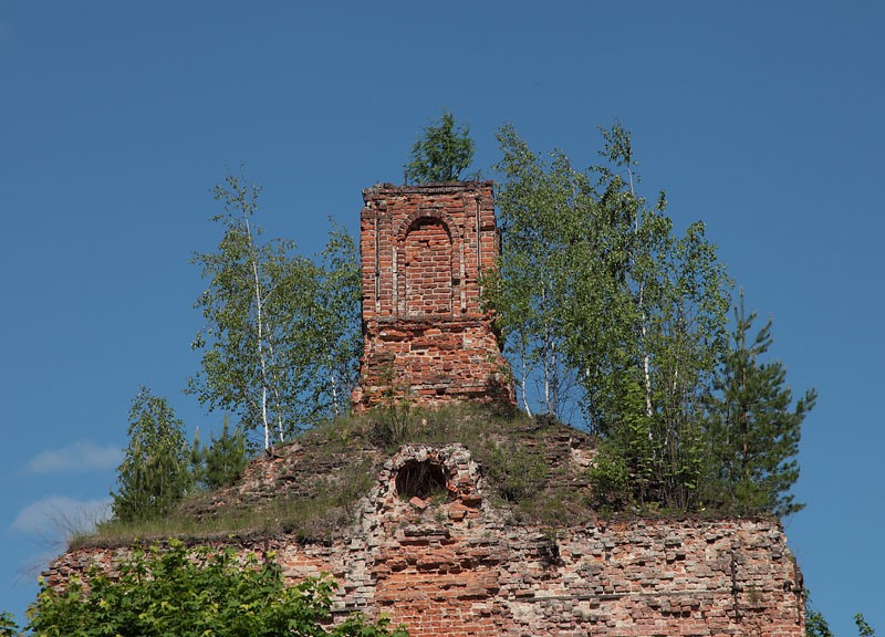 Церковь Преображения Господня, Палатки (Юхновский район, Калужская область). архитектурные детали