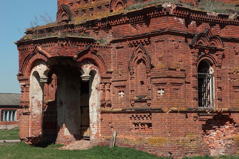Церковь Николая Чудотворца, Чемоданово (Юхновский район, Калужская область). архитектурные детали