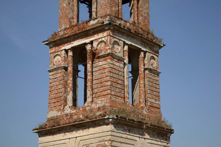 Церковь Казанской иконы Божией Матери, Лунёво (Юхновский район, Калужская область). архитектурные детали