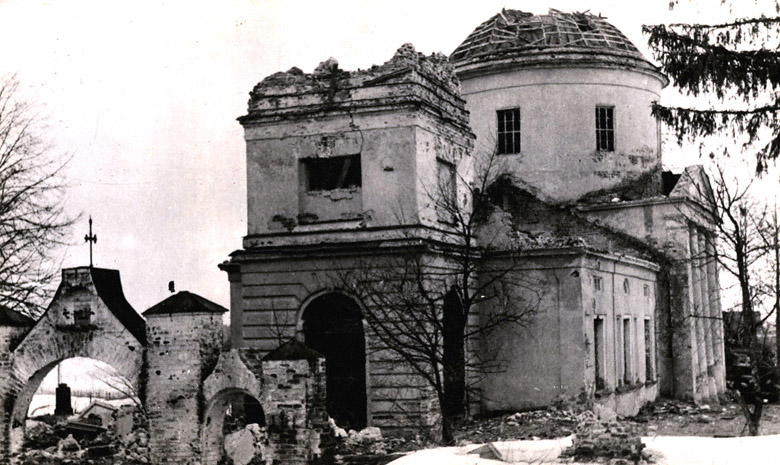 Мочалово. Церковь Параскевы Пятницы. архивная фотография, Фото 1944 г. из фондов ТАСС