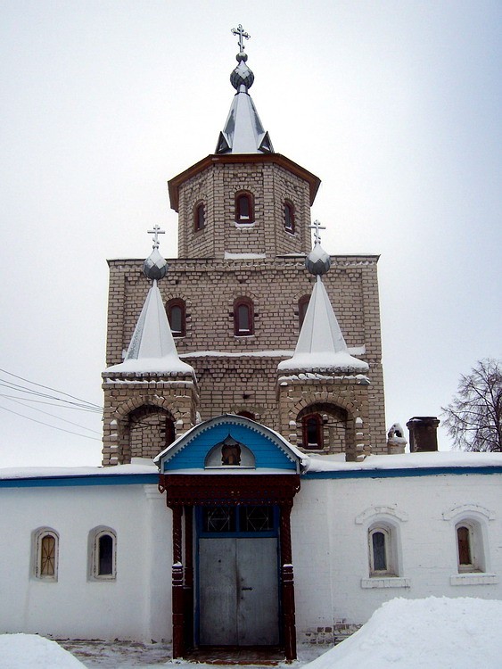 Пучеж. Церковь Серафима Саровского. фасады