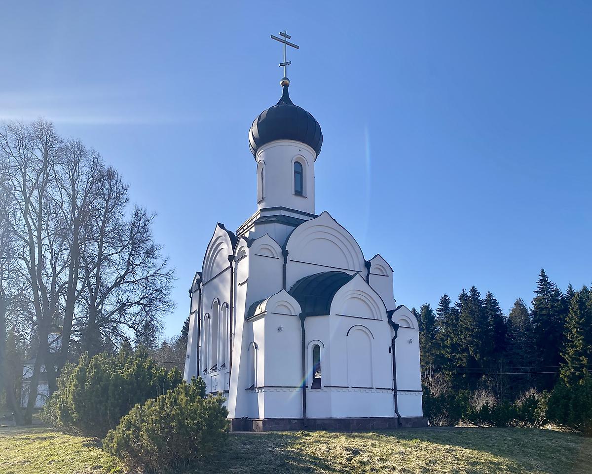 Вид с ЮВ, фасады. Мариинский Вохоновский женский монастырь. Церковь Успения Пресвятой Богородицы, Вохоново (Гатчинский район, Ленинградская область)