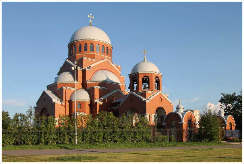 Церковь Сретения Господня, Калининский район (Санкт-Петербург, г. Санкт-Петербург). общий вид в ландшафте