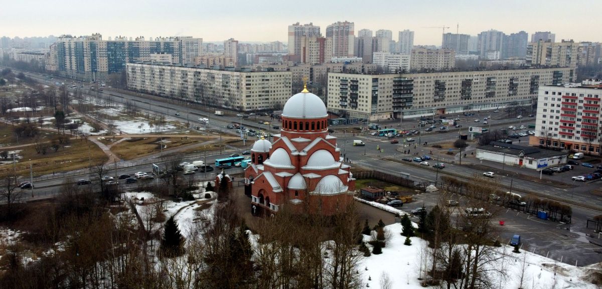 Церковь Сретения Господня, Калининский район (Санкт-Петербург, г. Санкт-Петербург). общий вид в ландшафте