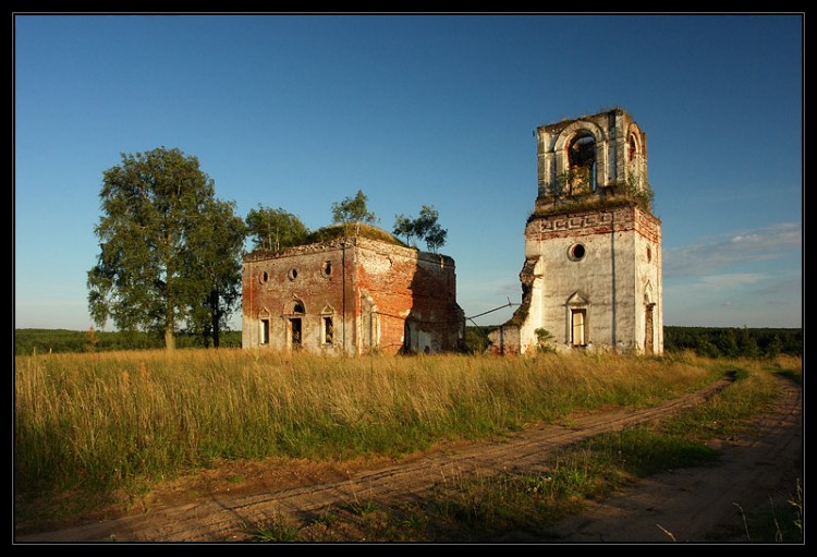 Старый Березай. Церковь Троицы Живоначальной. фасады