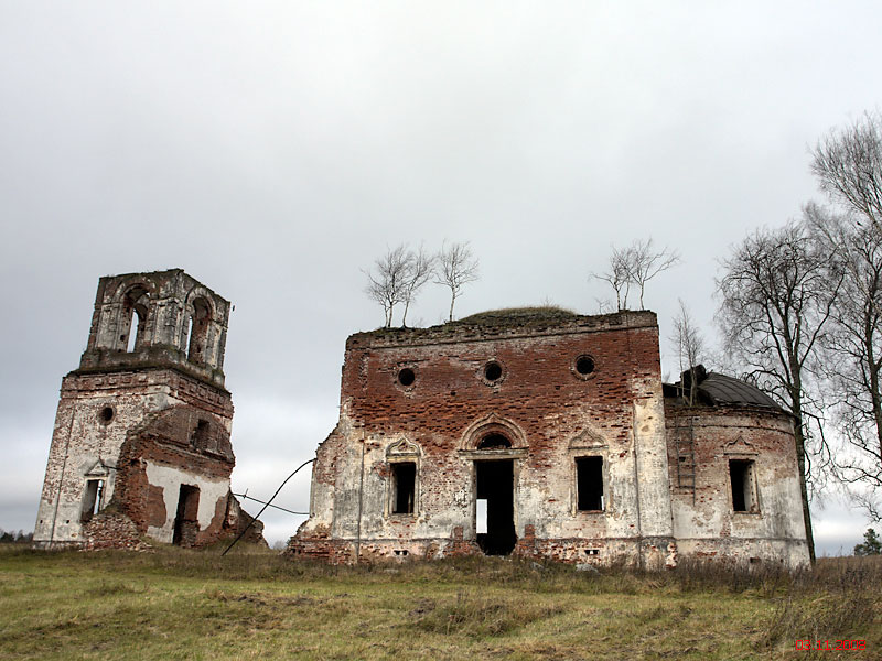 Церковь Троицы Живоначальной, Старый Березай (Бологовский район, Тверская область). фасады