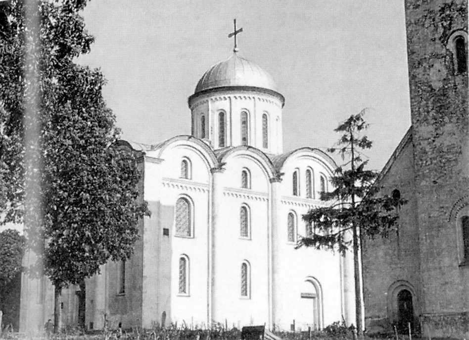 Собор Успения Пресвятой Богородицы, Владимир (Владимирский район, Украина, Волынская область). архивная фотография, Источник: «Памятники архитектуры и градостроительства Украины». - К.: «Техника», 2000 г.