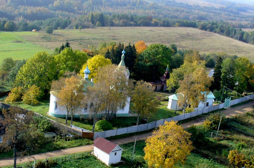 Троицкий скит Успенского Тихвинского монастыря, Сенно (Бокситогорский район, Ленинградская область). общий вид в ландшафте