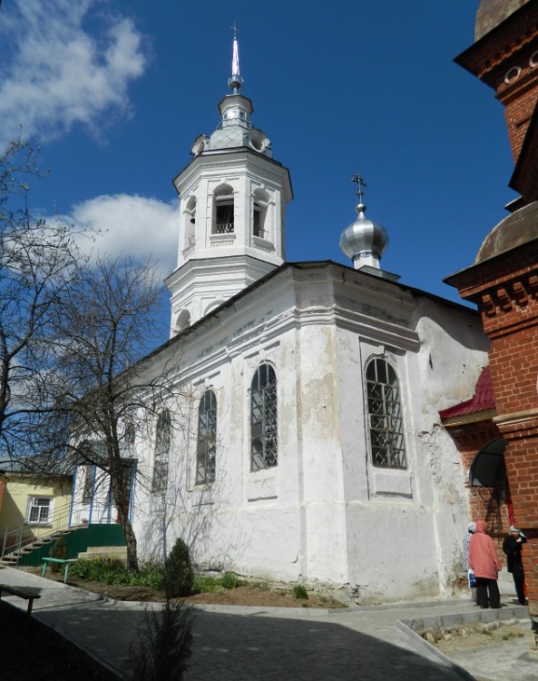 Кафедральный собор Троицы Живоначальной, Уржум (Уржумский район, Кировская область). архитектурные детали, Трапезная и колокольня собора