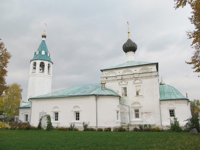 Городец. Церковь Чуда Михаила Архангела. общий вид в ландшафте