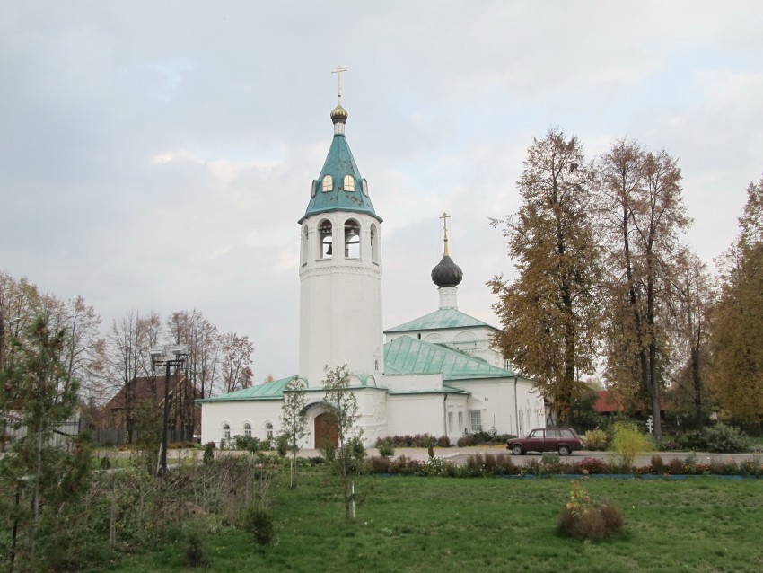 Городец. Церковь Чуда Михаила Архангела. общий вид в ландшафте