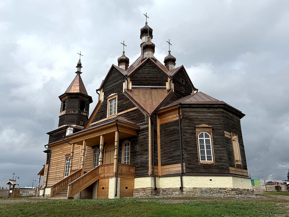 После реставрации в день открытия, фасады. Церковь Параскевы Пятницы, Барабаново (Емельяновский район, Красноярский край)