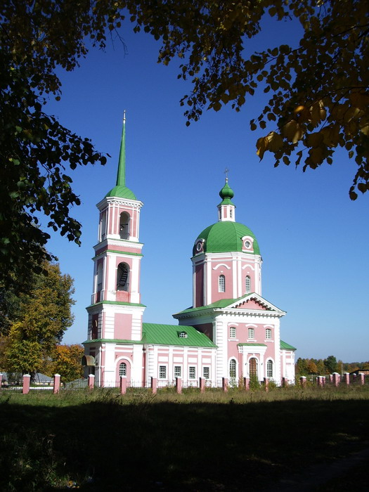 Церковь Успения Пресвятой Богородицы (новая), Овстуг (Жуковский район, Брянская область). фасады