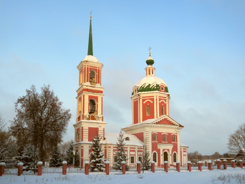 Овстуг. Церковь Успения Пресвятой Богородицы (новая). фасады