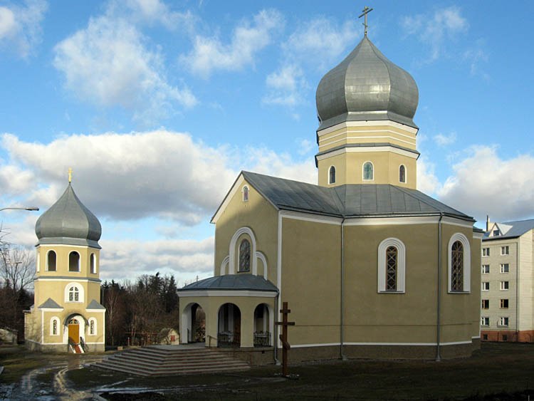 Церковь Илии Пророка, Трускавец (Дрогобычский район, Украина, Львовская область). общий вид в ландшафте, Фото сделано Семеновой В.В. специально для каталога
