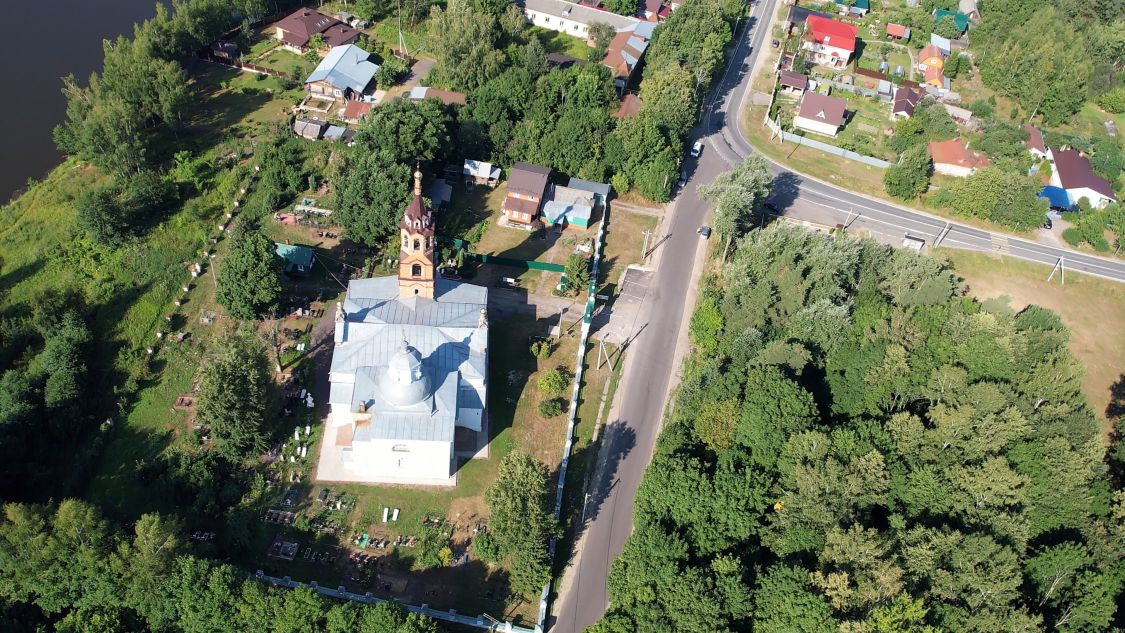 Церковь Николая Чудотворца, Новозагарье (Павлово-Посадский городской округ и г. Электрогорск, Московская область). общий вид в ландшафте