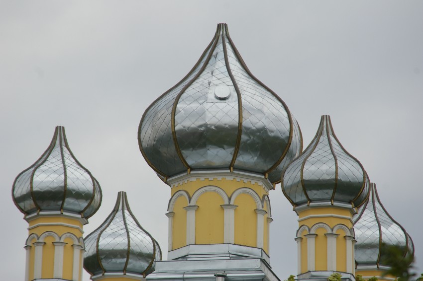 Церковь Вознесения Господня, Рига (Рига, город, Латвия). архитектурные детали, Купола без крестов.