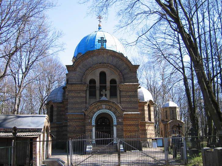 Церковь Покрова Пресвятой Богородицы, Рига (Рига, город, Латвия). фасады, Вход
