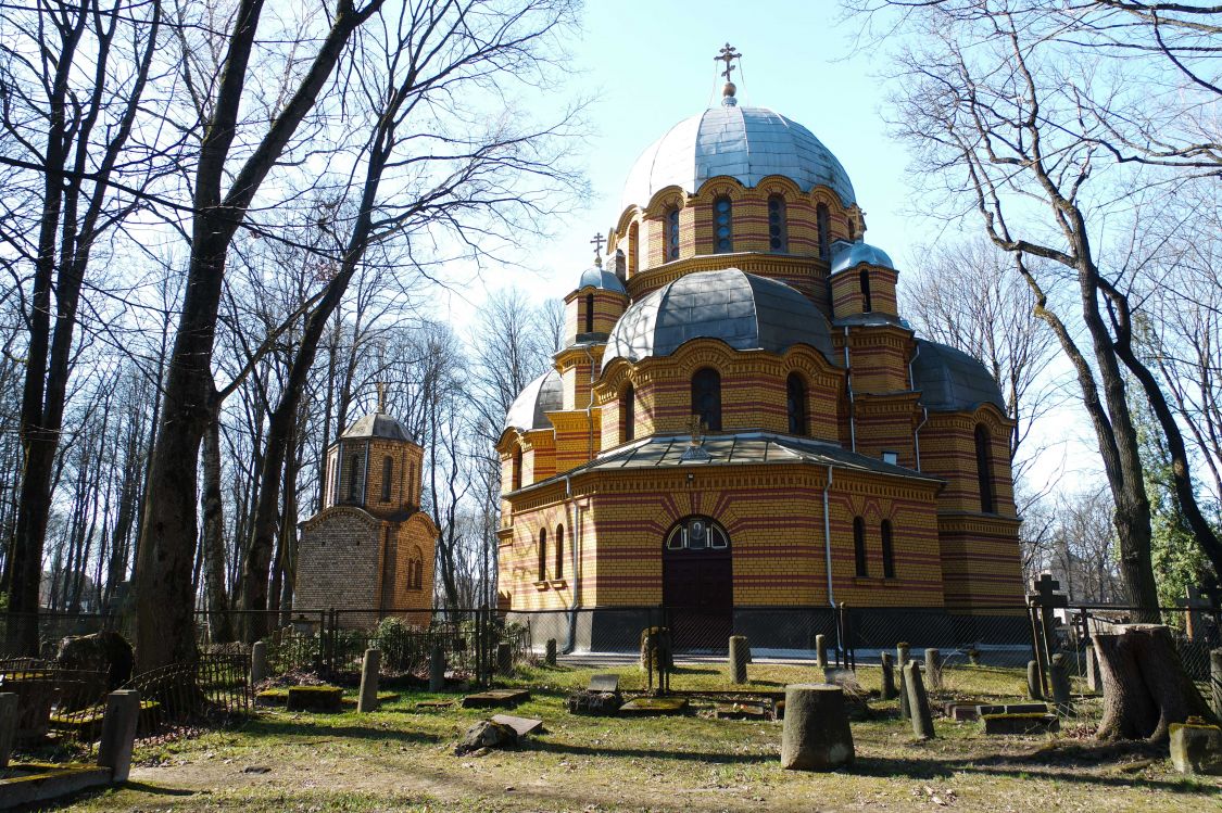 Церковь Покрова Пресвятой Богородицы, Рига (Рига, город, Латвия). фасады, Храм и часовня св.Иоанна Предтечи.Вид с севера.