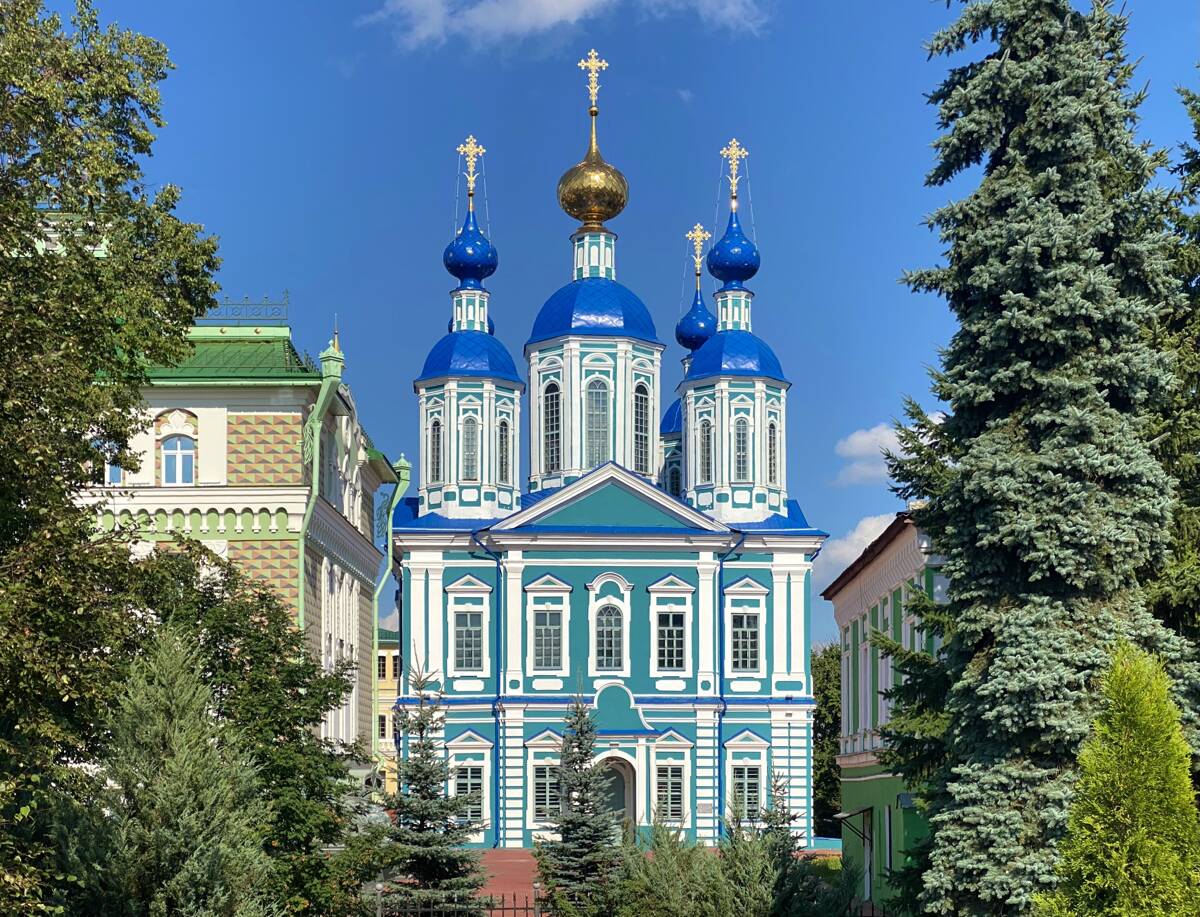 Казанский мужской монастырь. Собор Казанской иконы Божией Матери, Тамбов (Тамбов, город, Тамбовская область). общий вид в ландшафте, Вид от памятника Зое Космодемьянской