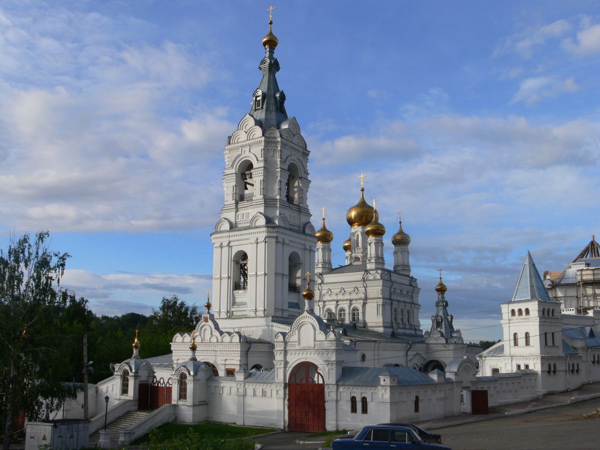 Пермь. Троицкий Стефанов мужской монастырь. Церковь Троицы Живоначальной. фасады