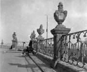 Успенская Почаевская Лавра. Собор Успения Пресвятой Богородицы, Балюстрада перед собором. Автор фото - французский археолог барон Жозеф Де Бай<br>, Почаев, Кременецкий район, Украина, Тернопольская область