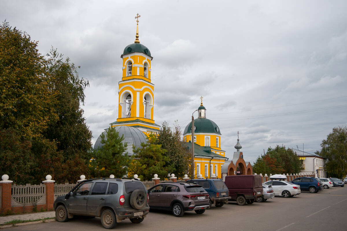Собор Николая Чудотворца, Вятские Поляны (Вятско-Полянский район, Кировская область). общий вид в ландшафте, Покрашен заново