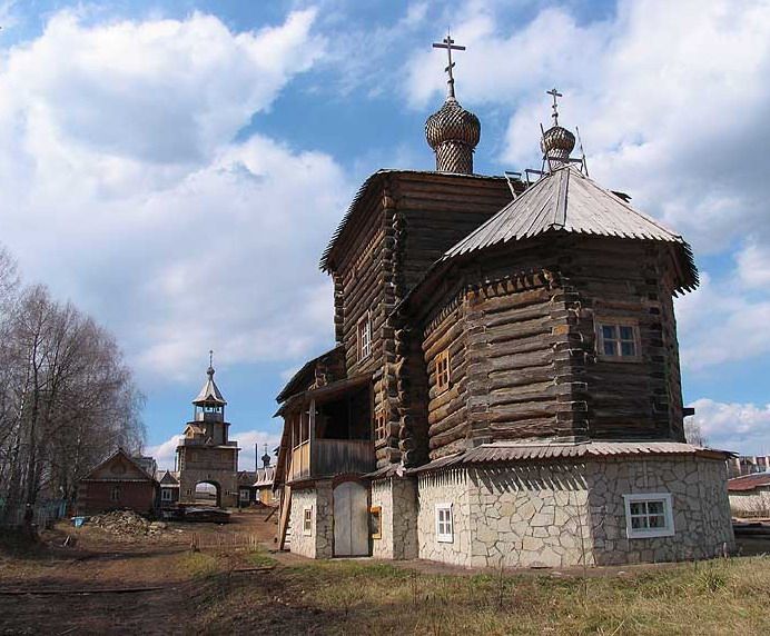 Церковь Михаила Архангела из с. Суши, Вятские Поляны (Вятско-Полянский район, Кировская область). фасады