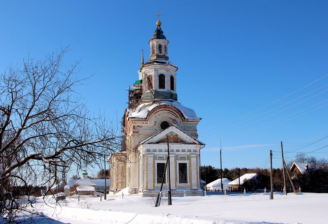 Церковь Преображения Господня, Зашижемье (Советский район, Кировская область). общий вид в ландшафте, Вид с востока.